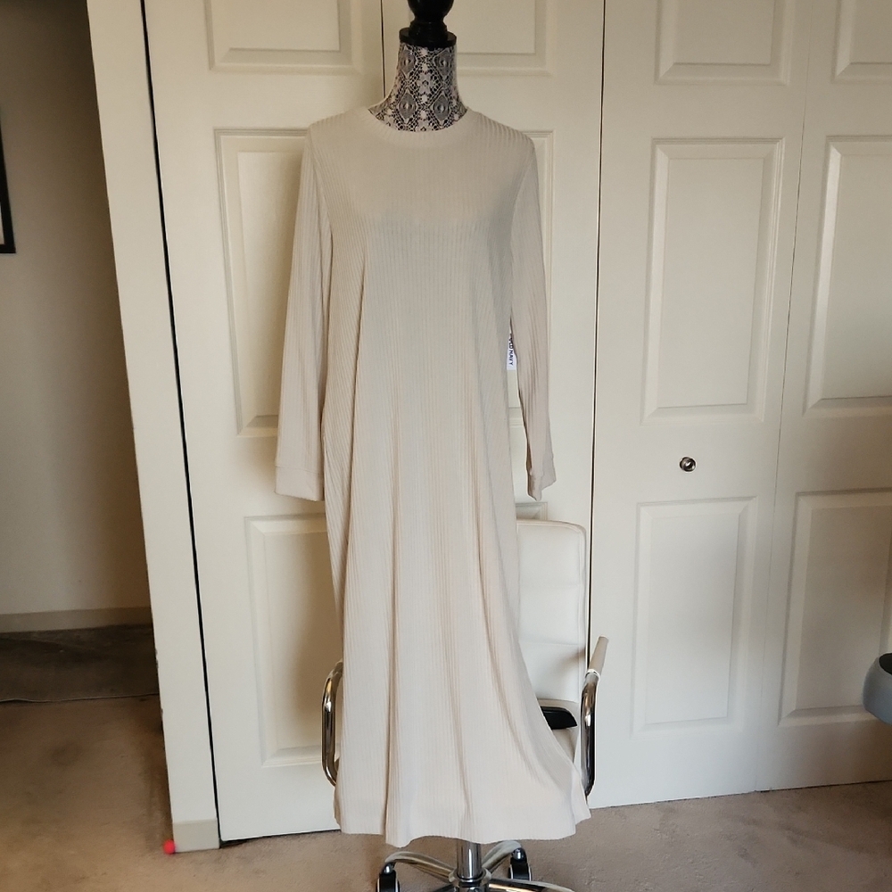 Old Navy White Long Sleeve Crew Neck Dress